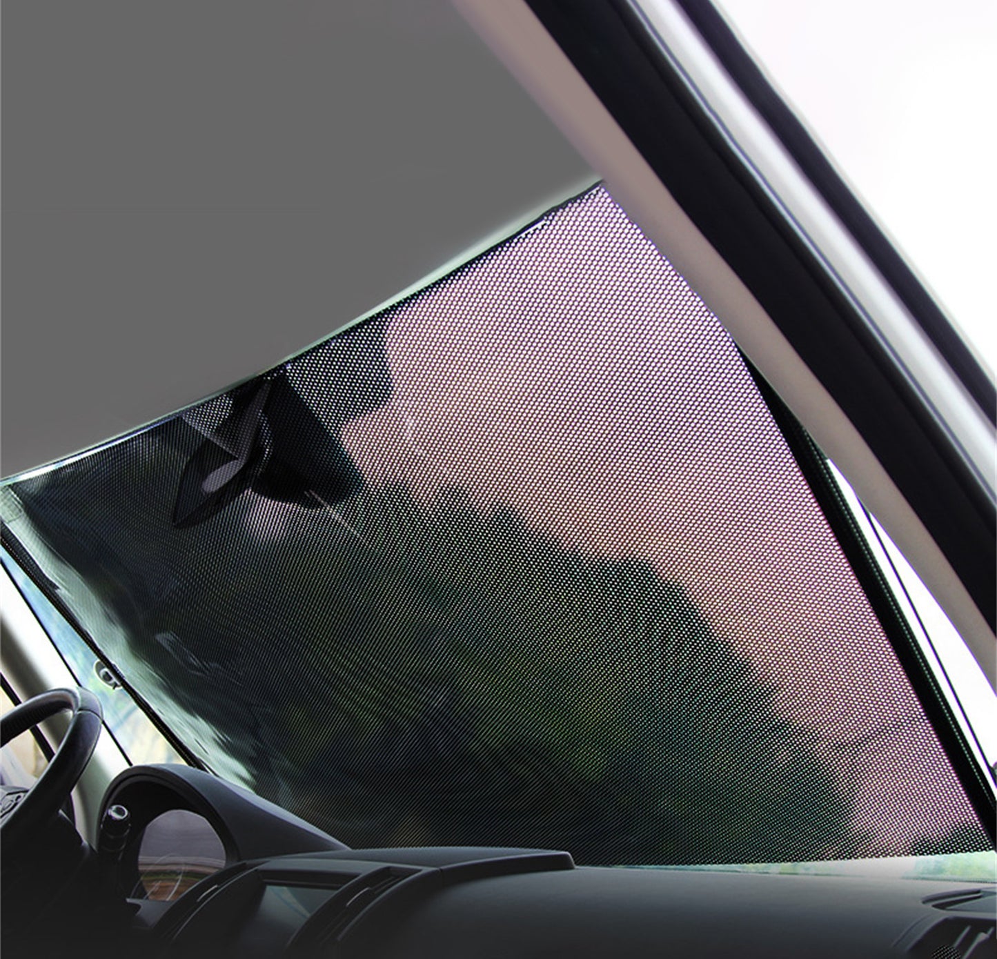 Parasolar auto perforat 68/125 cm retractabil cu ventuze
