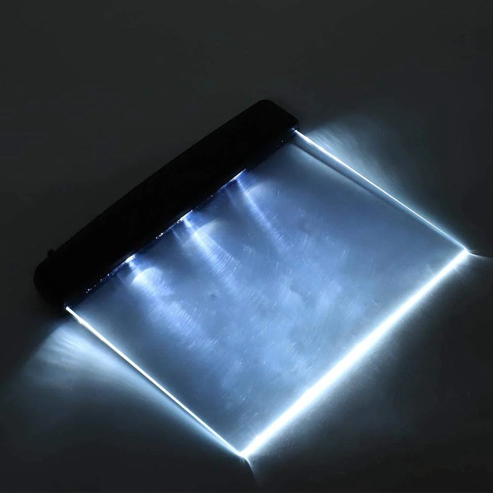 Lampa tip panou luminos pentru cititul cartilor pe intuneric