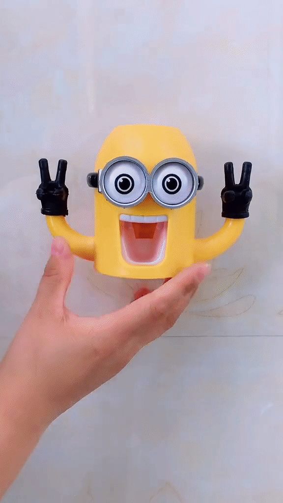 Dozator pasta de dinti cu suport pentru 2 periute, model Minions